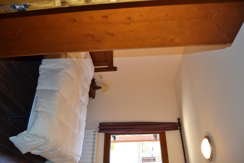 Hostal La Muntanya Castellar De N'Hug Quarto foto